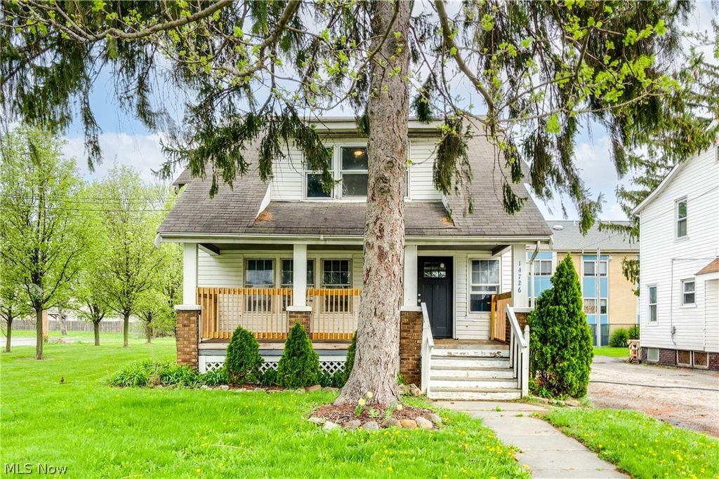 Photo of 14726 Puritas Avenue, Cleveland, OH 44135 (MLS # 5202404)