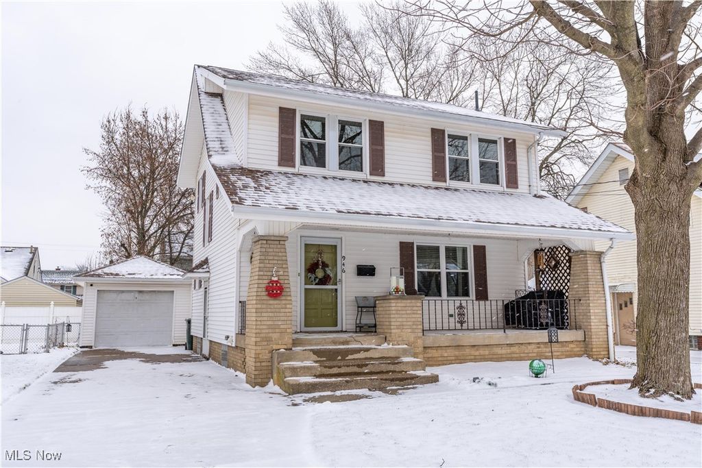 Photo of 946 Bellflower Avenue SW, Canton, OH 44710 (MLS # 5179285)
