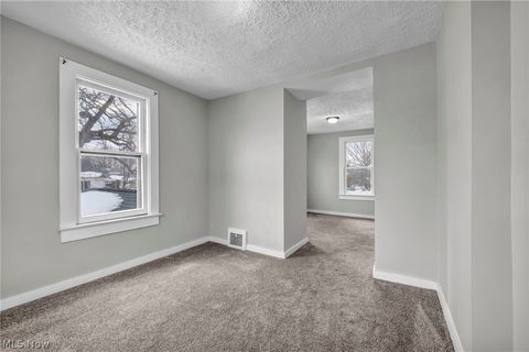 Tiny photo for 1084 Shannon Avenue, Barberton, OH 44203 (MLS # 5187473)