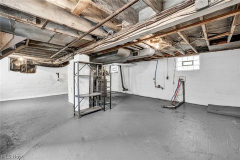 Tiny photo for 1084 Shannon Avenue, Barberton, OH 44203 (MLS # 5187473)