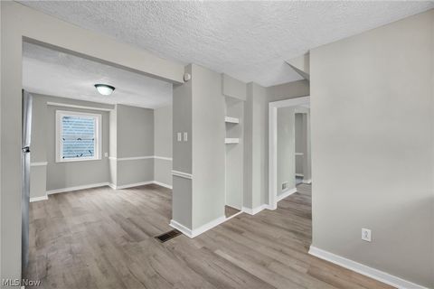 Tiny photo for 1084 Shannon Avenue, Barberton, OH 44203 (MLS # 5187473)