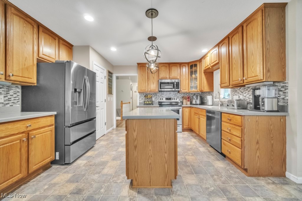 925 N Ridge Road, Lorain, Ohio image 16
