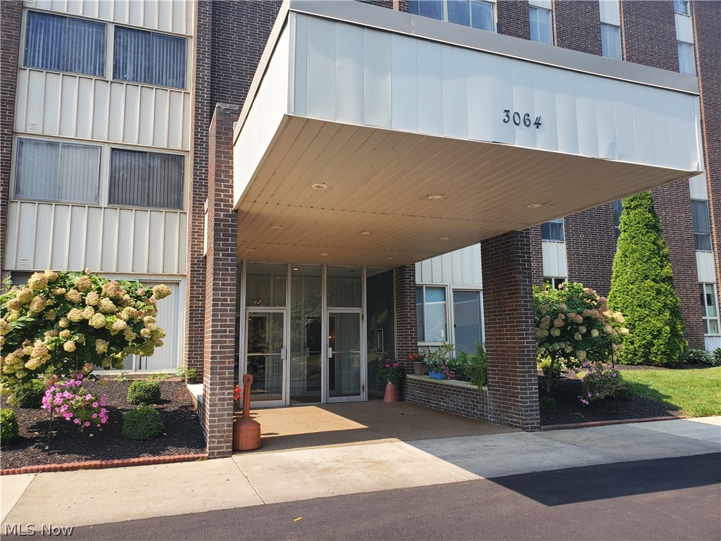 Silver Lake Towers Condo - Residential