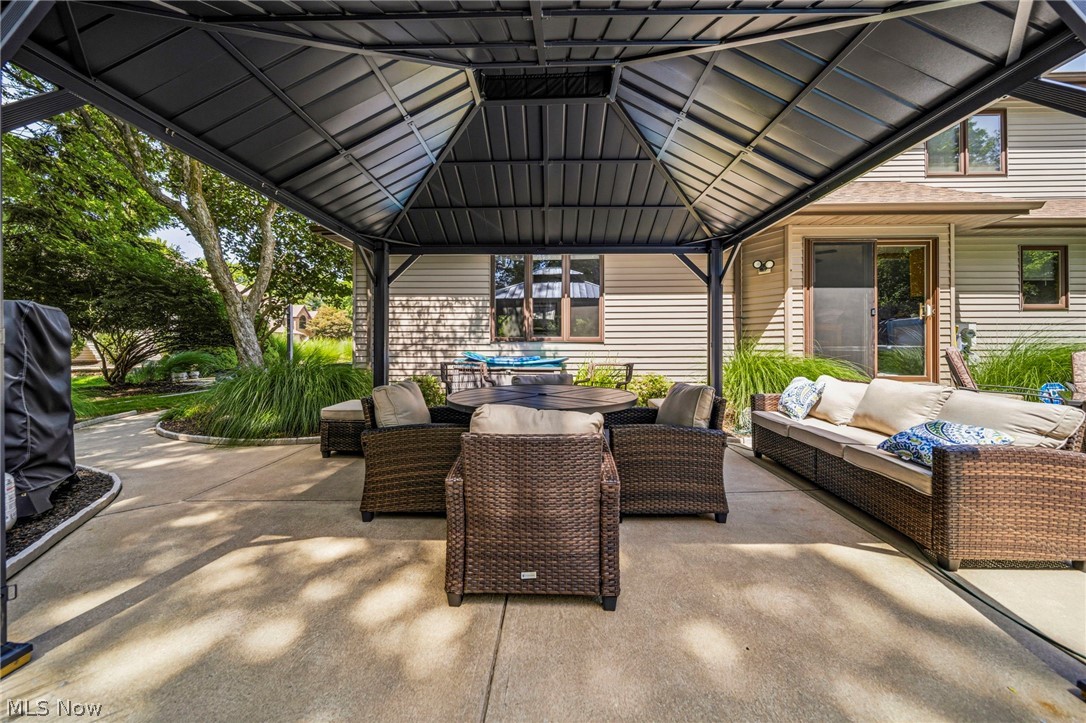 3173 Rosewood Oval