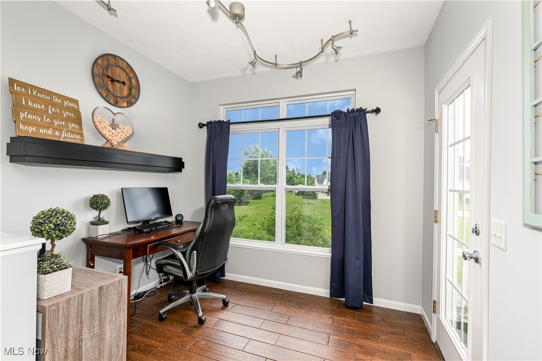 Chapman Grove Village Twnhms Sub Ph 2 - Residential