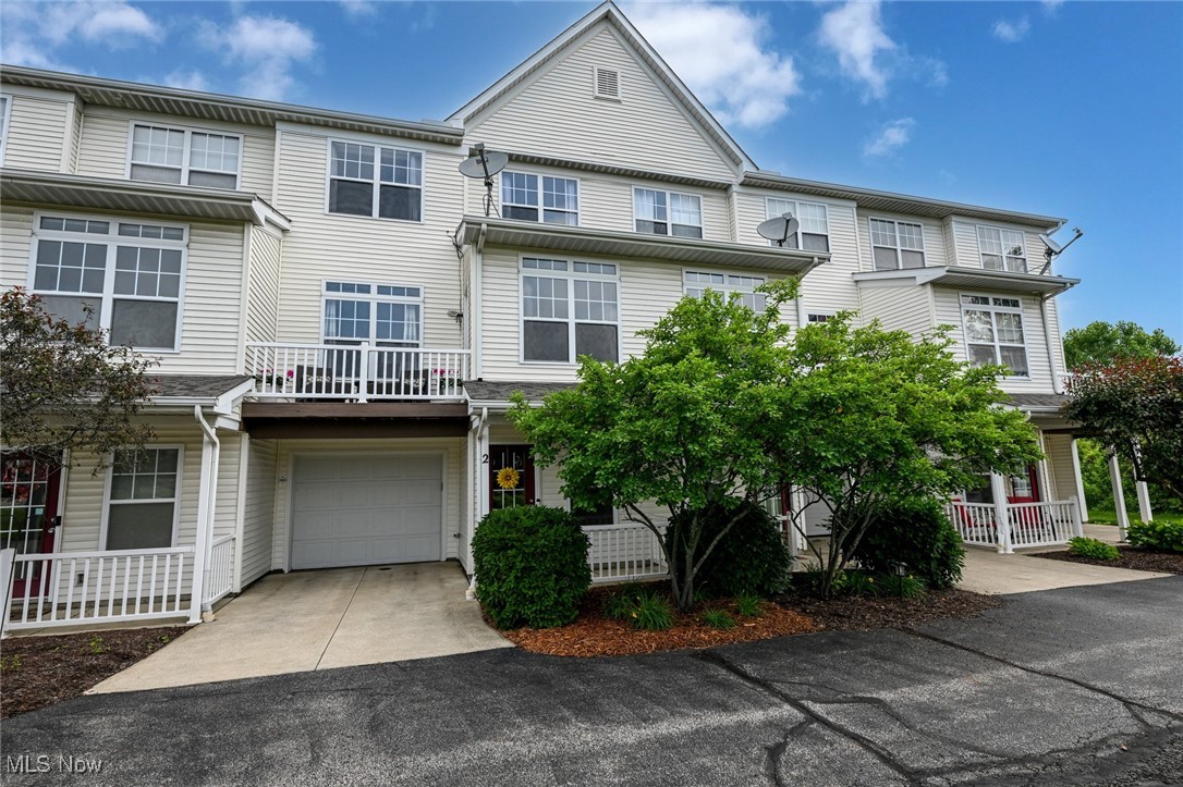 Chapman Grove Village Twnhms Sub Ph 2 - Residential