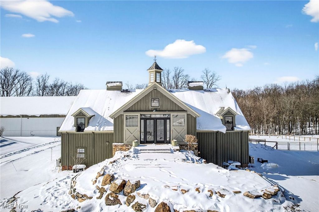 Photo of 8830 Mentor Road, Chardon, OH 44060 (MLS # 5178990)