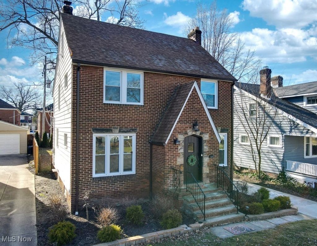 Photo of 3558 Raymont Boulevard, University Heights, OH 44118 (MLS # 5179101)