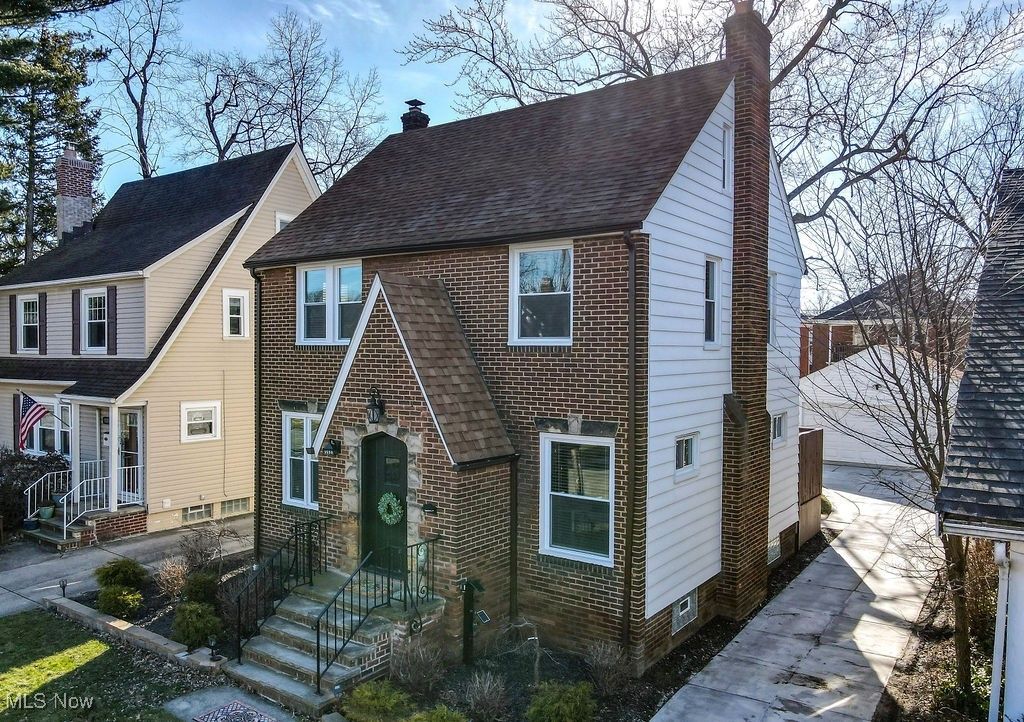 Photo of 3558 Raymont Boulevard, University Heights, OH 44118 (MLS # 5179101)