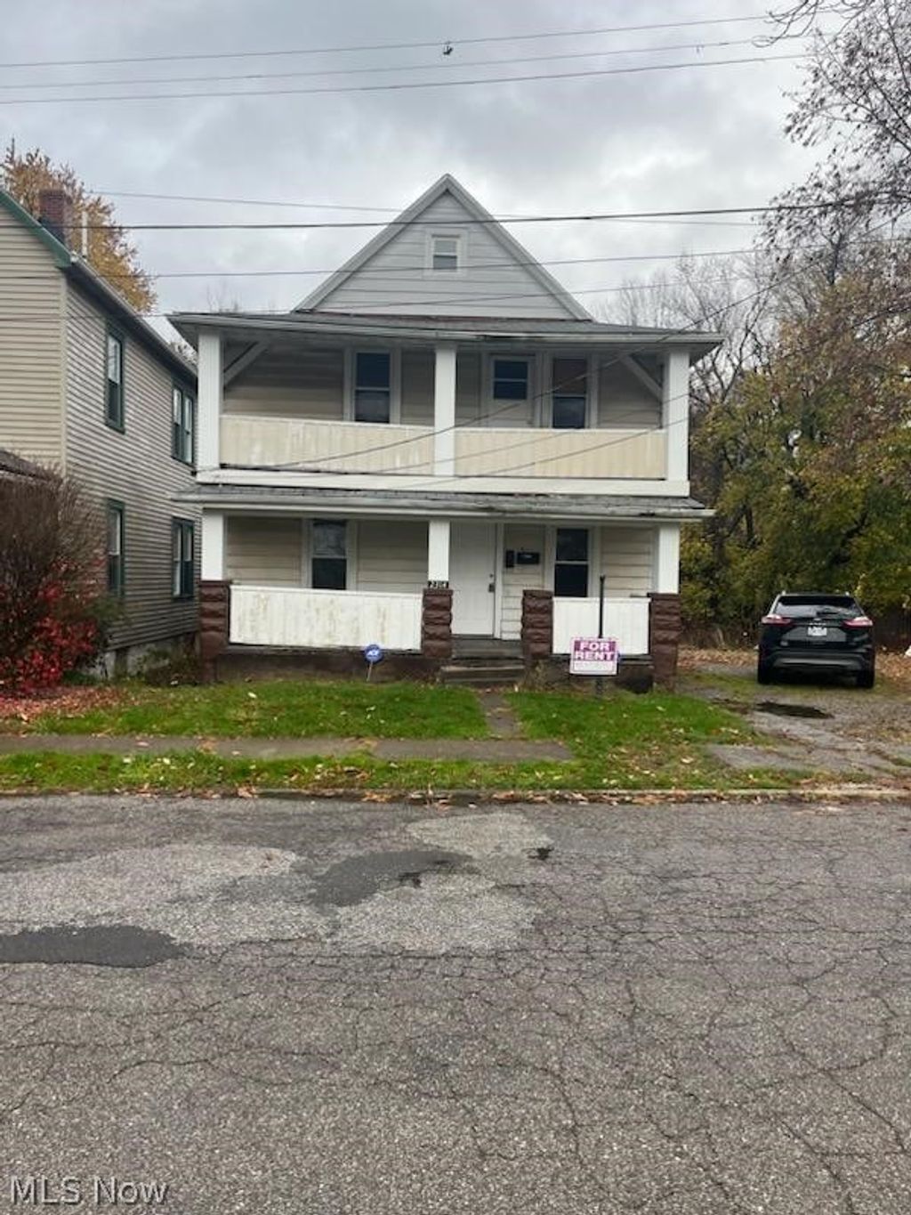 Photo of 2314 Henninger Road, Cleveland, OH 44109 (MLS # 5212322)