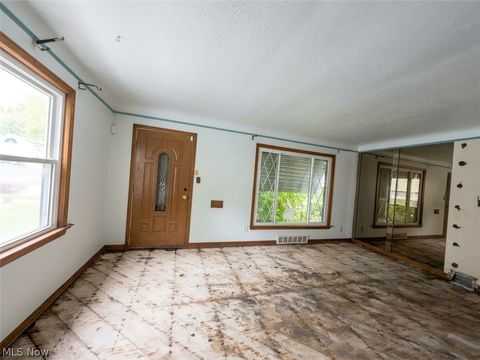 Tiny photo for 3915 E 189th Street, Cleveland, OH 44122 (MLS # 5210229)