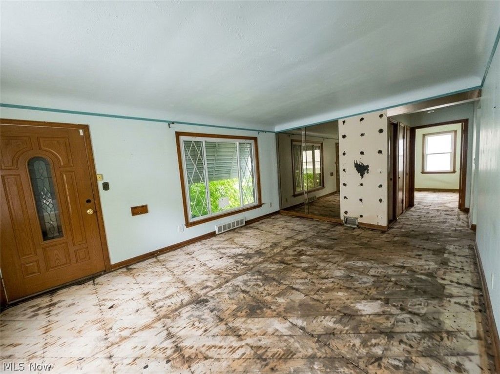 Photo of 3915 E 189th Street, Cleveland, OH 44122 (MLS # 5210229)
