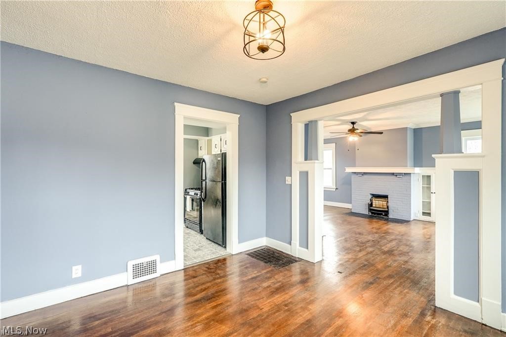 Mars E Wagar - Residential