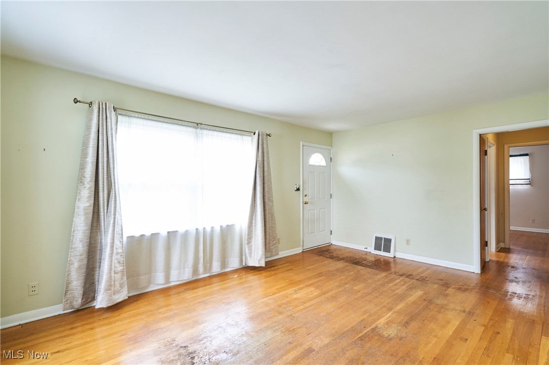 Cuyahoga Falls, Ohio 44221, United States, 4 Bedrooms Bedrooms, ,2 BathroomsBathrooms,Residential,Contingent,180377