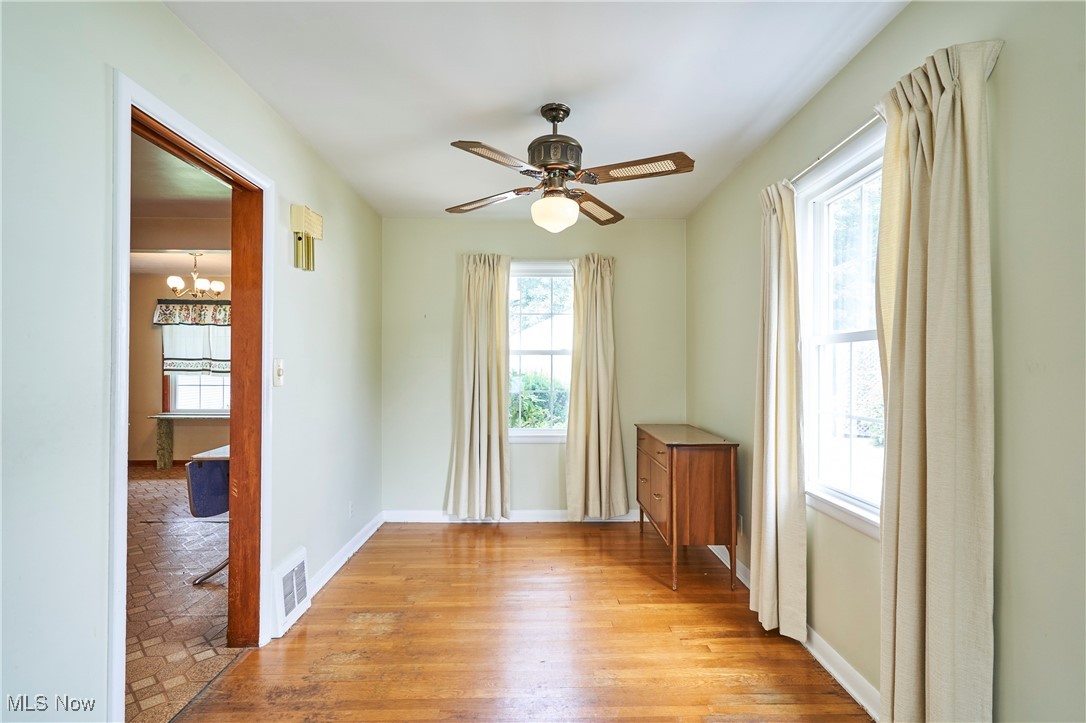 Cuyahoga Falls, Ohio 44221, United States, 4 Bedrooms Bedrooms, ,2 BathroomsBathrooms,Residential,Contingent,180377