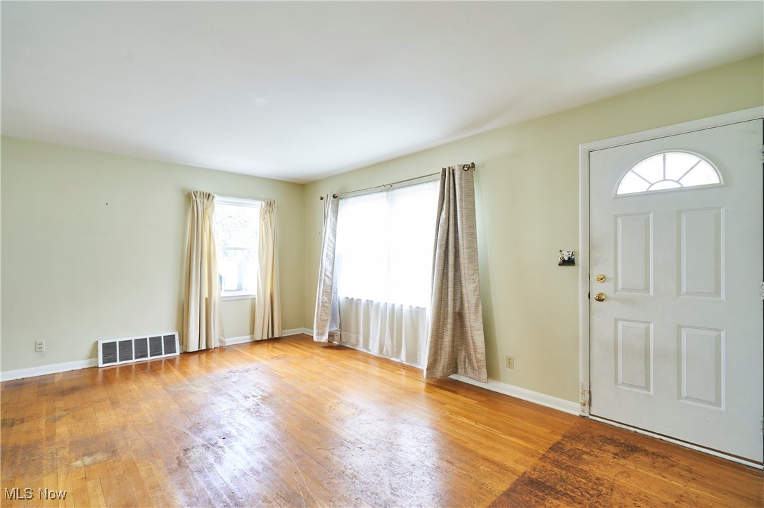 Cuyahoga Falls, Ohio 44221, United States, 4 Bedrooms Bedrooms, ,2 BathroomsBathrooms,Residential,Contingent,180377