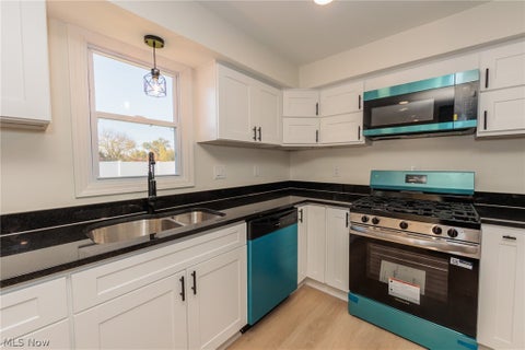 Tiny photo for 5009 Spaulding Court, Lorain, OH 44053 (MLS # 5256390)