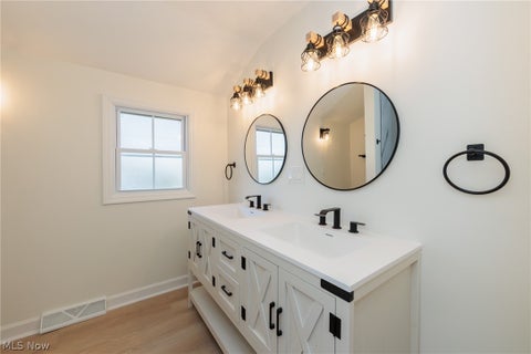 Tiny photo for 5009 Spaulding Court, Lorain, OH 44053 (MLS # 5256390)