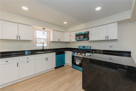 Tiny photo for 5009 Spaulding Court, Lorain, OH 44053 (MLS # 5256390)