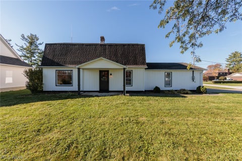Photo of 5009 Spaulding Court, Lorain, OH 44053 (MLS # 5256390)
