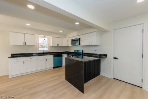 Tiny photo for 5009 Spaulding Court, Lorain, OH 44053 (MLS # 5256390)