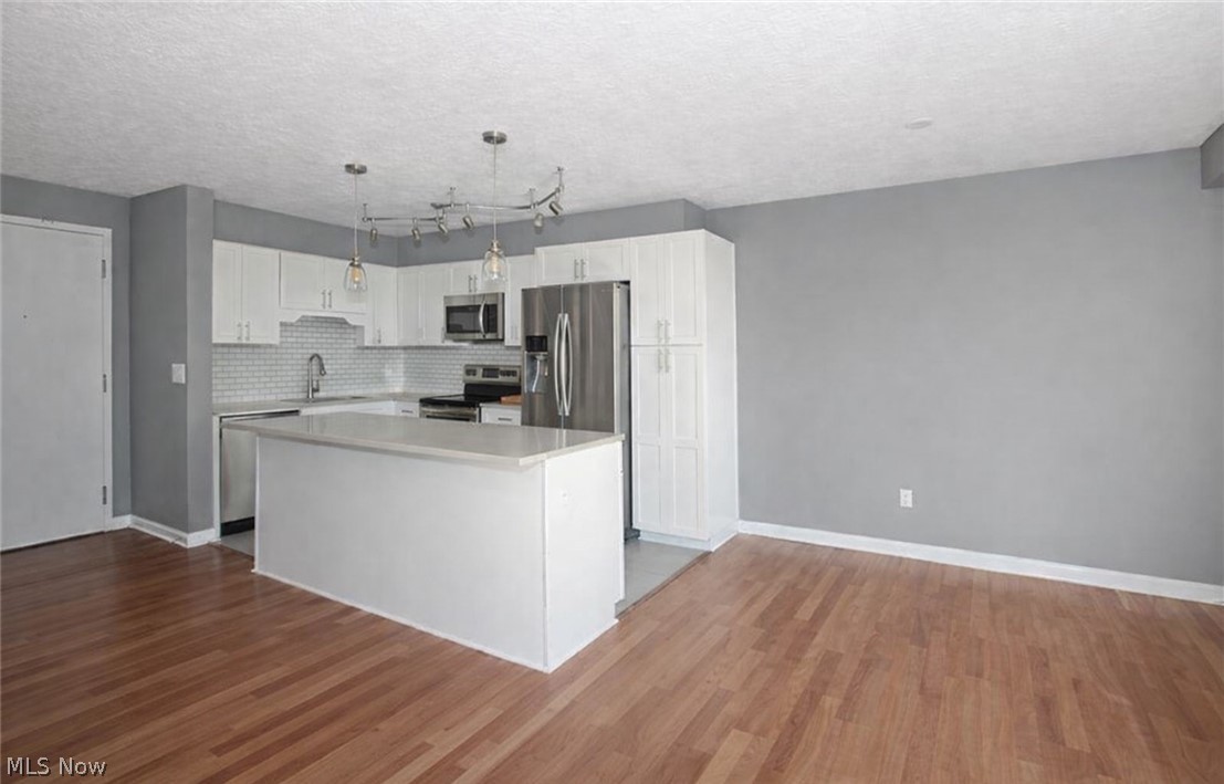 Marine Towers East - Residential