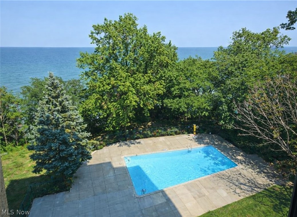 Marine Towers East - Residential