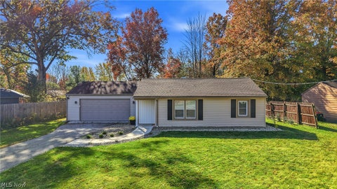 Photo of 1154 Prince Drive, Cortland, OH 44410 (MLS # 5257193)