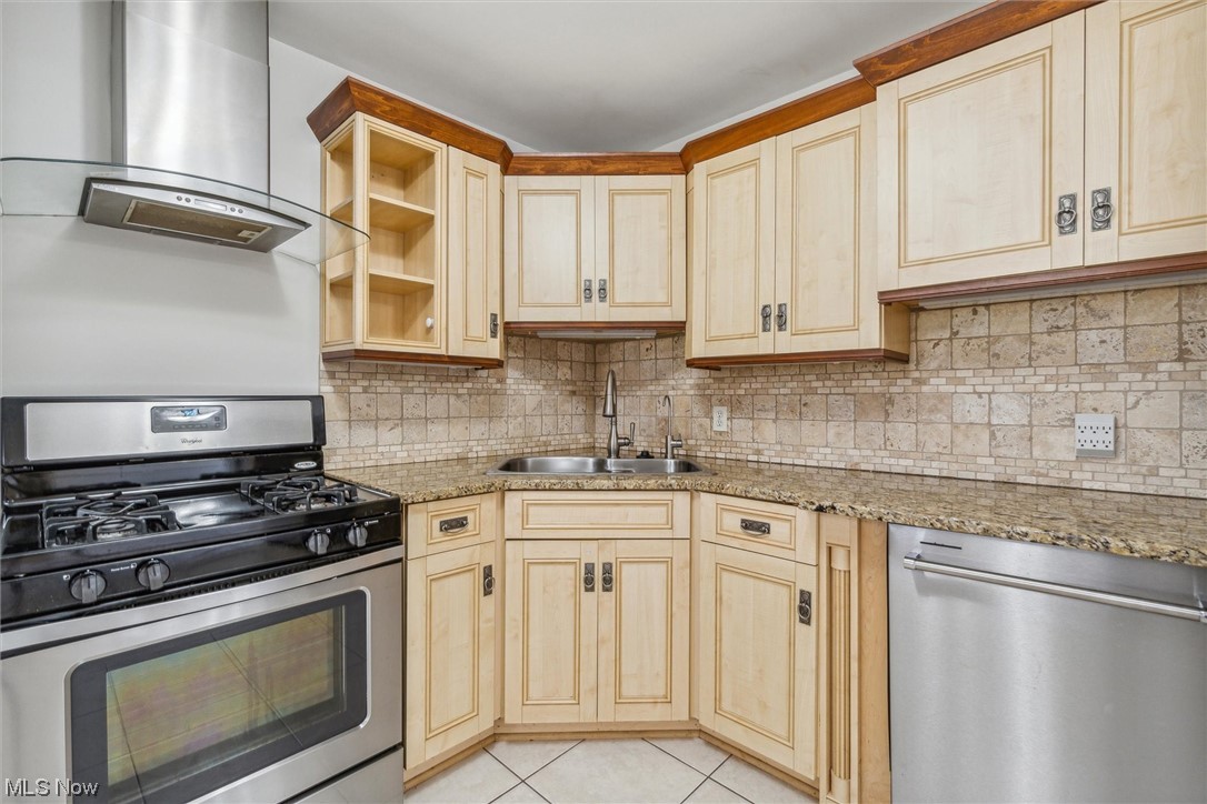 Long Lake Estate #2 - Residential