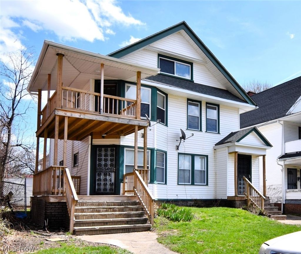 Photo of 425 East 120th Street, Cleveland, OH 44108 (MLS # 5209835)