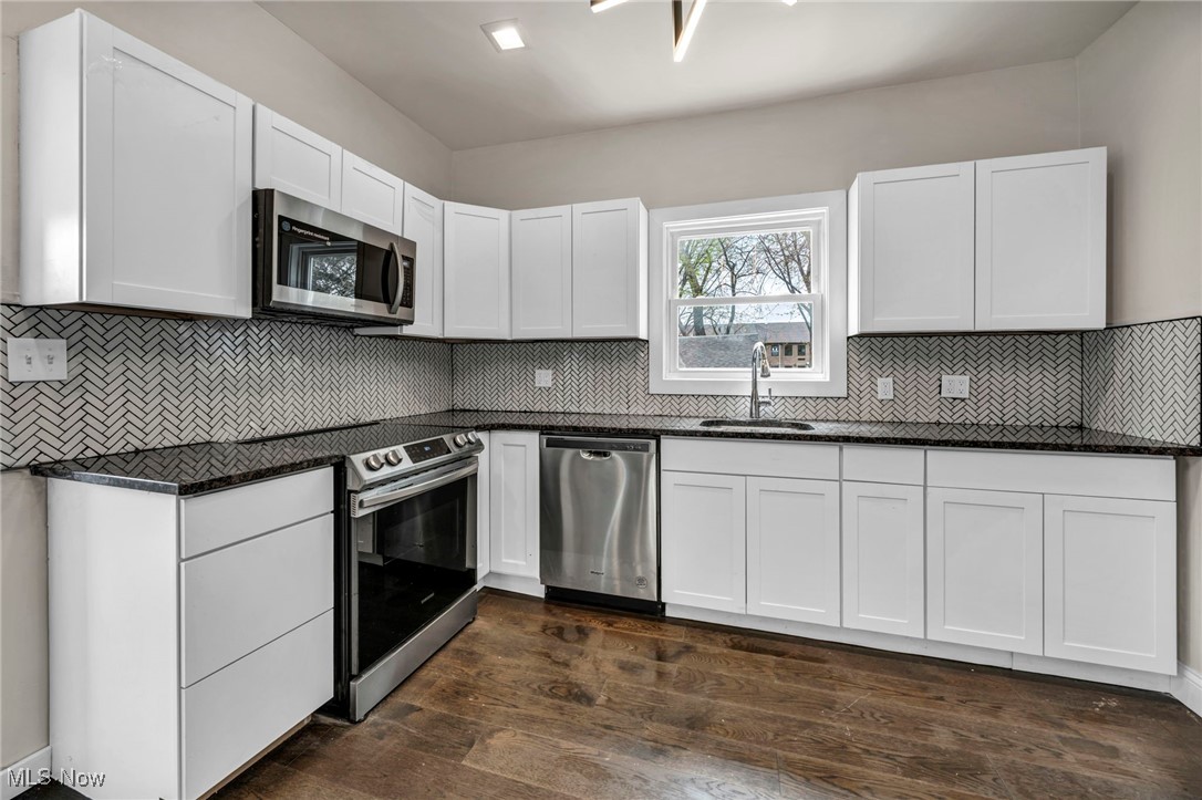 10119 Manoa Avenue, Brooklyn, Ohio image 12