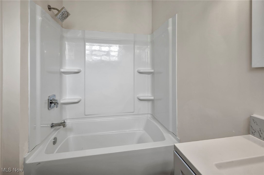 10119 Manoa Avenue, Brooklyn, Ohio image 15