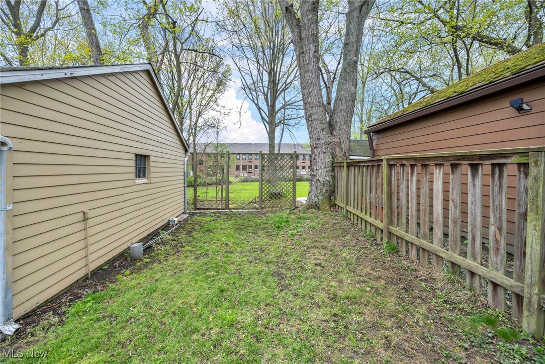 10119 Manoa Avenue, Brooklyn, Ohio image 23