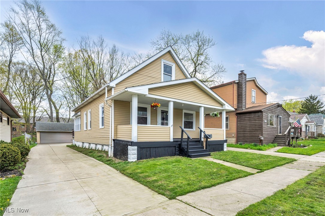 10119 Manoa Avenue, Brooklyn, Ohio image 3
