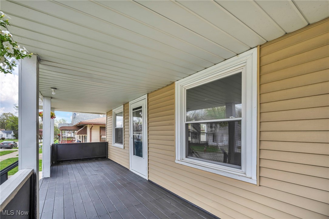 10119 Manoa Avenue, Brooklyn, Ohio image 4