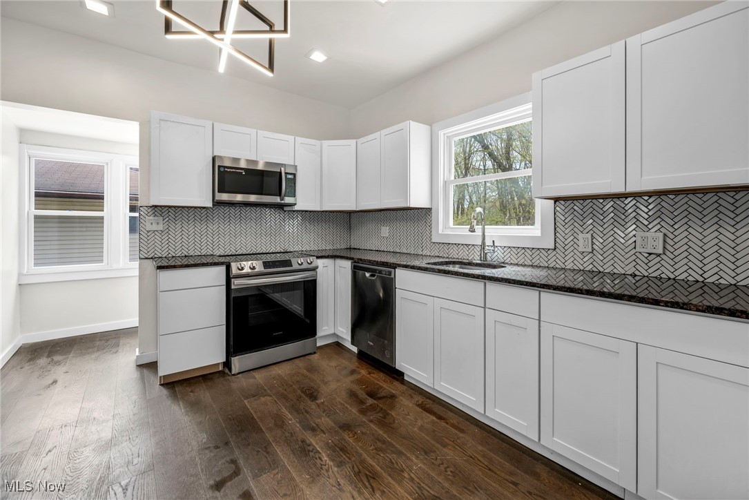 10119 Manoa Avenue, Brooklyn, Ohio image 13