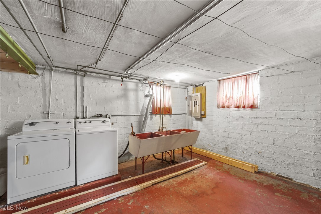 Cleveland, Ohio 44109, United States, 4 Bedrooms Bedrooms, ,2 BathroomsBathrooms,Residential,Active,174052