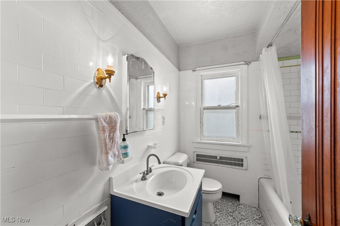 Cleveland, Ohio 44109, United States, 4 Bedrooms Bedrooms, ,2 BathroomsBathrooms,Residential,Active,174052