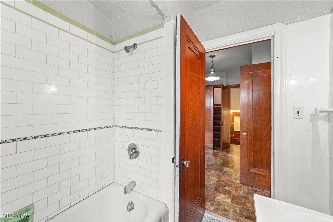 Cleveland, Ohio 44109, United States, 4 Bedrooms Bedrooms, ,2 BathroomsBathrooms,Residential,Active,174052