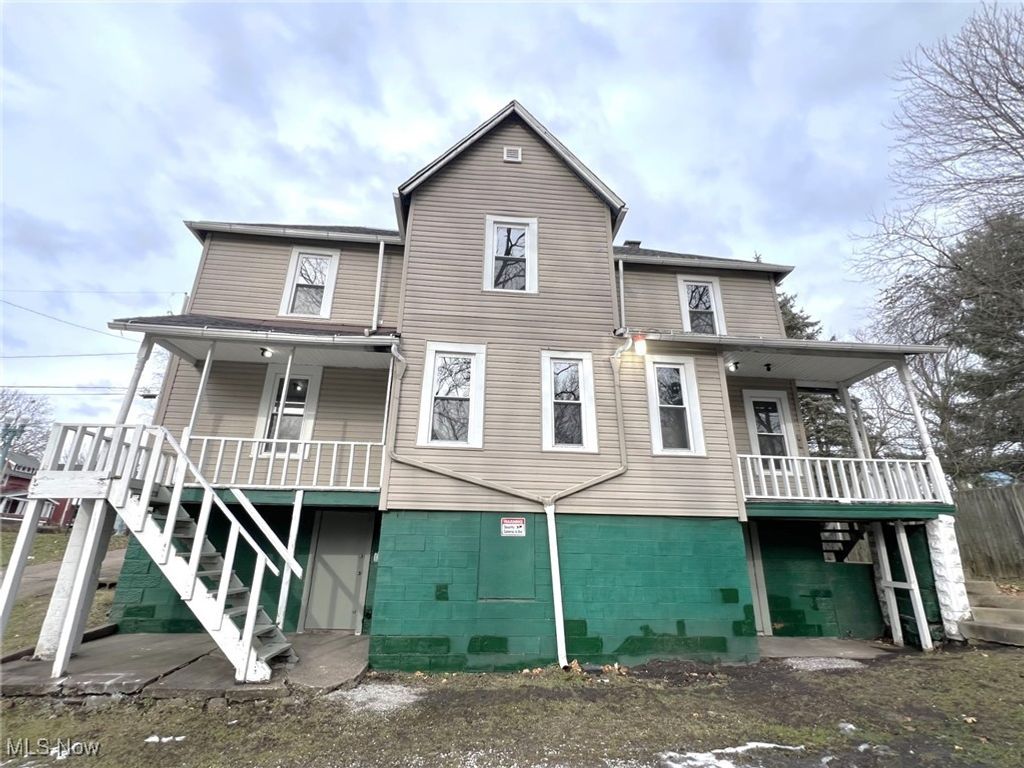 Photo of 1312 12th Street NE, Canton, OH 44705 (MLS # 5178024)