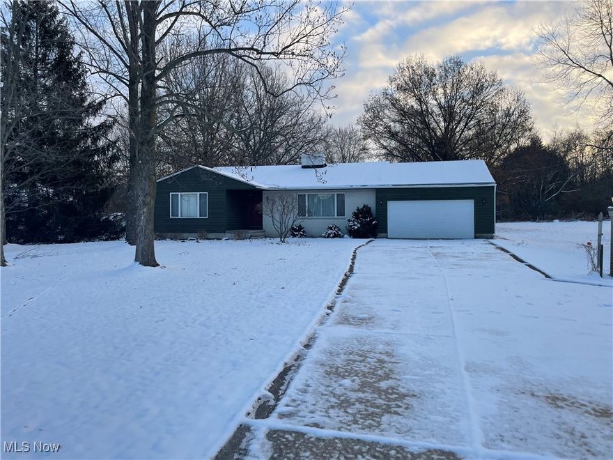 Experience the best of both worlds—city conveniences with room to roam on 12 acres! Just south of Medina Square and minutes from shopping, this spacious ranch offers 3 bedrooms and 3 full baths. Enjoy the charm of country living with the added bonus of a barn/shop, perfect for hobbies, storage, or​​‌​​​​‌​‌​​​‌‌​​​‌‌‌​​‌​​‌‌​​​​ projects.