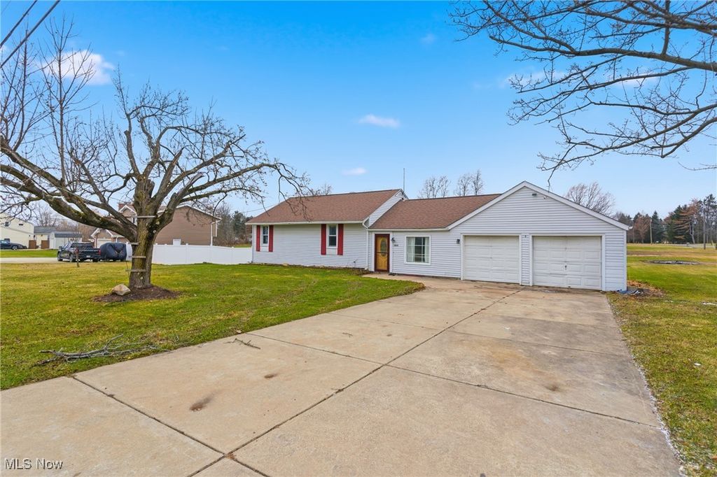 Photo of 5639 Grafton Road, Valley City, OH 44280 (MLS # 5178956)
