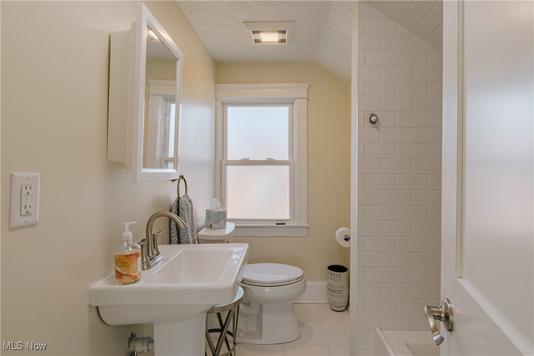 Shaker Lakes - Residential