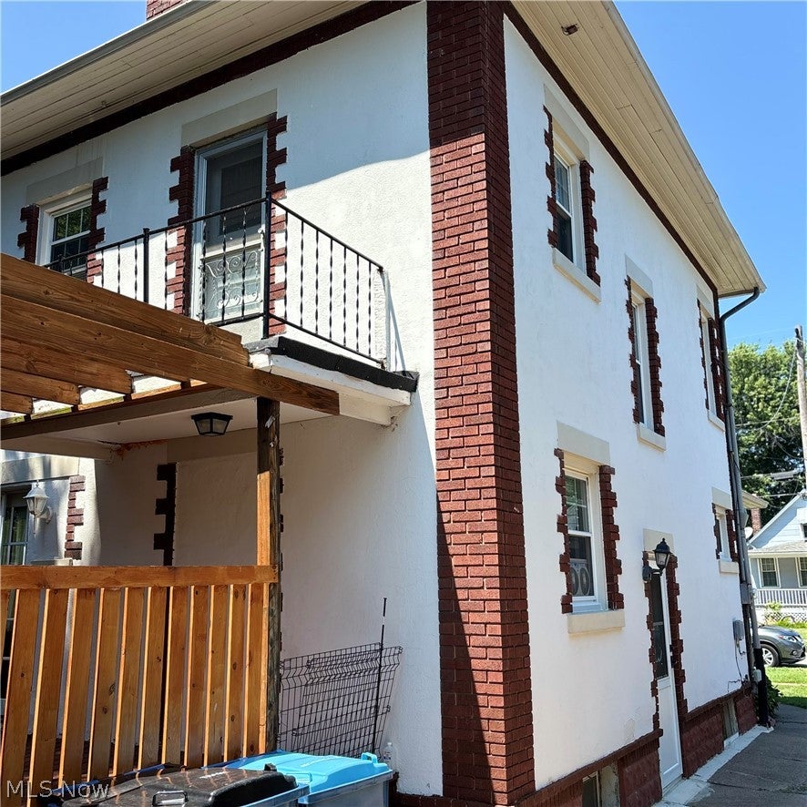 1327 W 9th Street