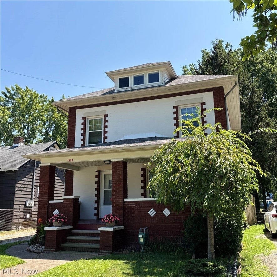 1327 W 9th Street