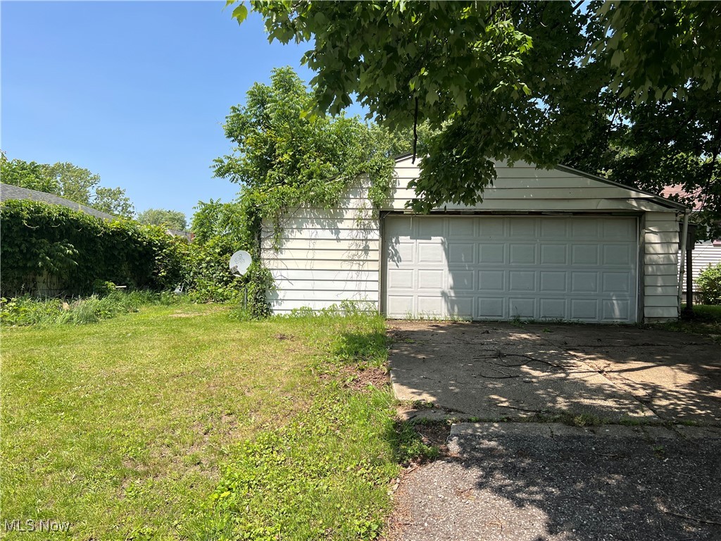 2568 Edwin Avenue, Akron, Ohio image 4