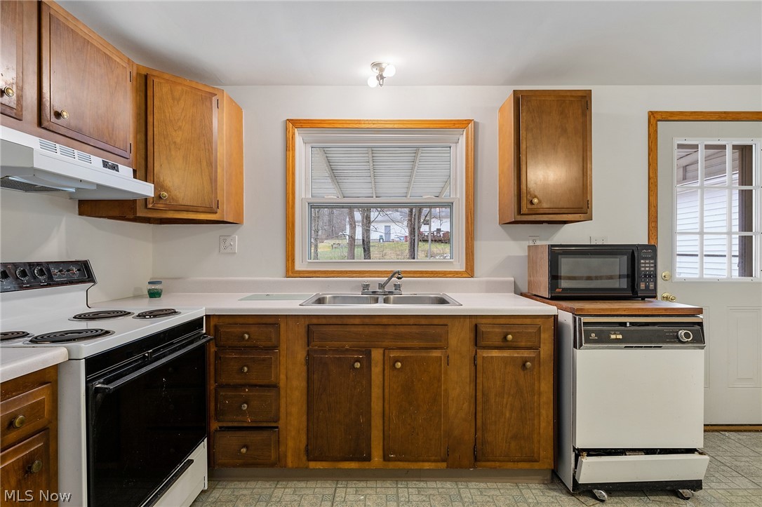 L C Vanhess - Residential