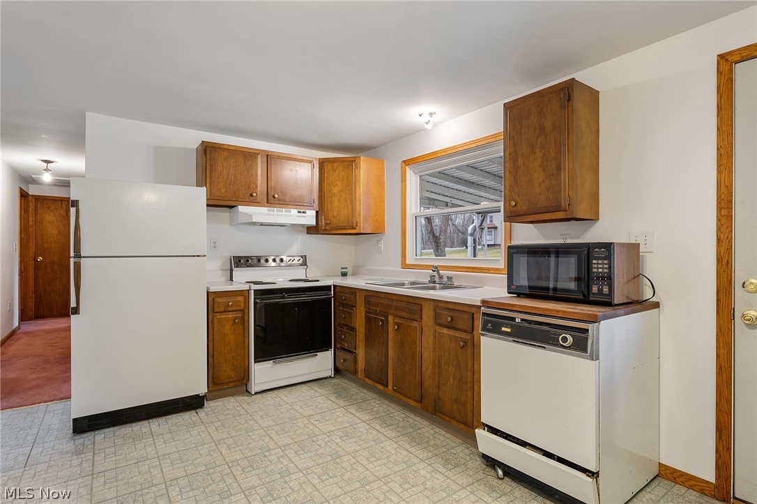 L C Vanhess - Residential