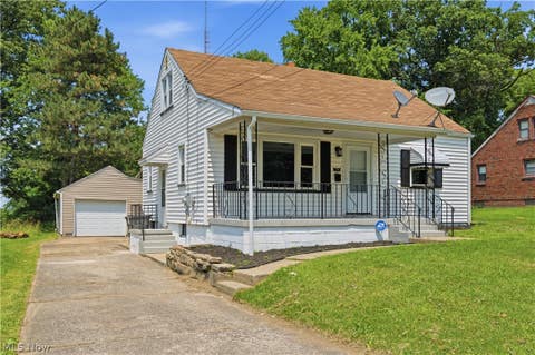 Homes For Sale - 734 Pasadena Avenue<br/> Mahoning County, Youngstown, OH 44502