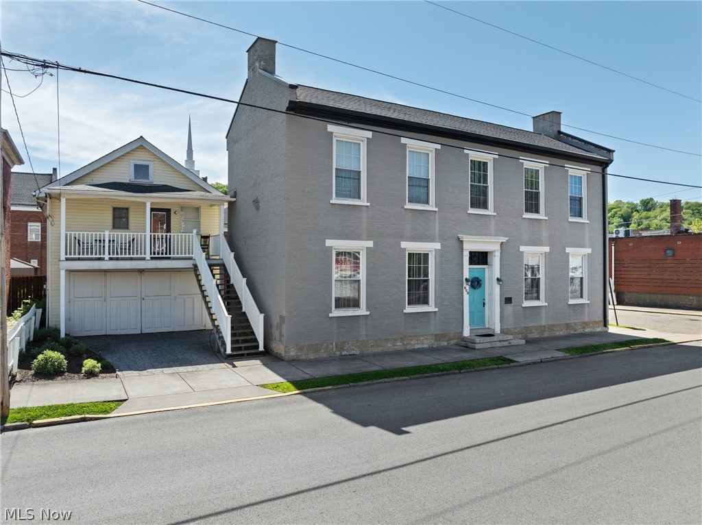 900 Main Street